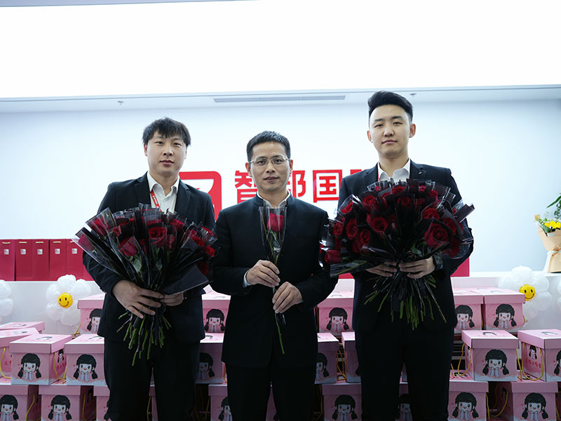 向美而生，灼灼其華，女神節(jié)快樂！
