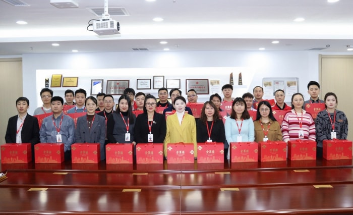 新春啟泰,馬踏祥云,智邦國際祝您春節快樂! 新春啟泰,馬踏祥云,智邦國際祝您春節快樂!